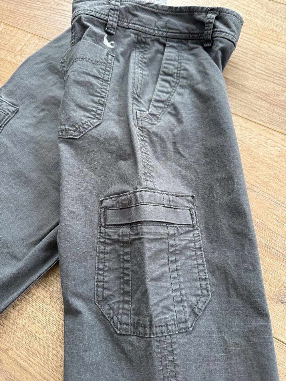 Eddie Bauer Slightly Curvy Cropped Cargo Pants Women’s 2 Gray Roll Tab Hiking - Picture 14 of 15